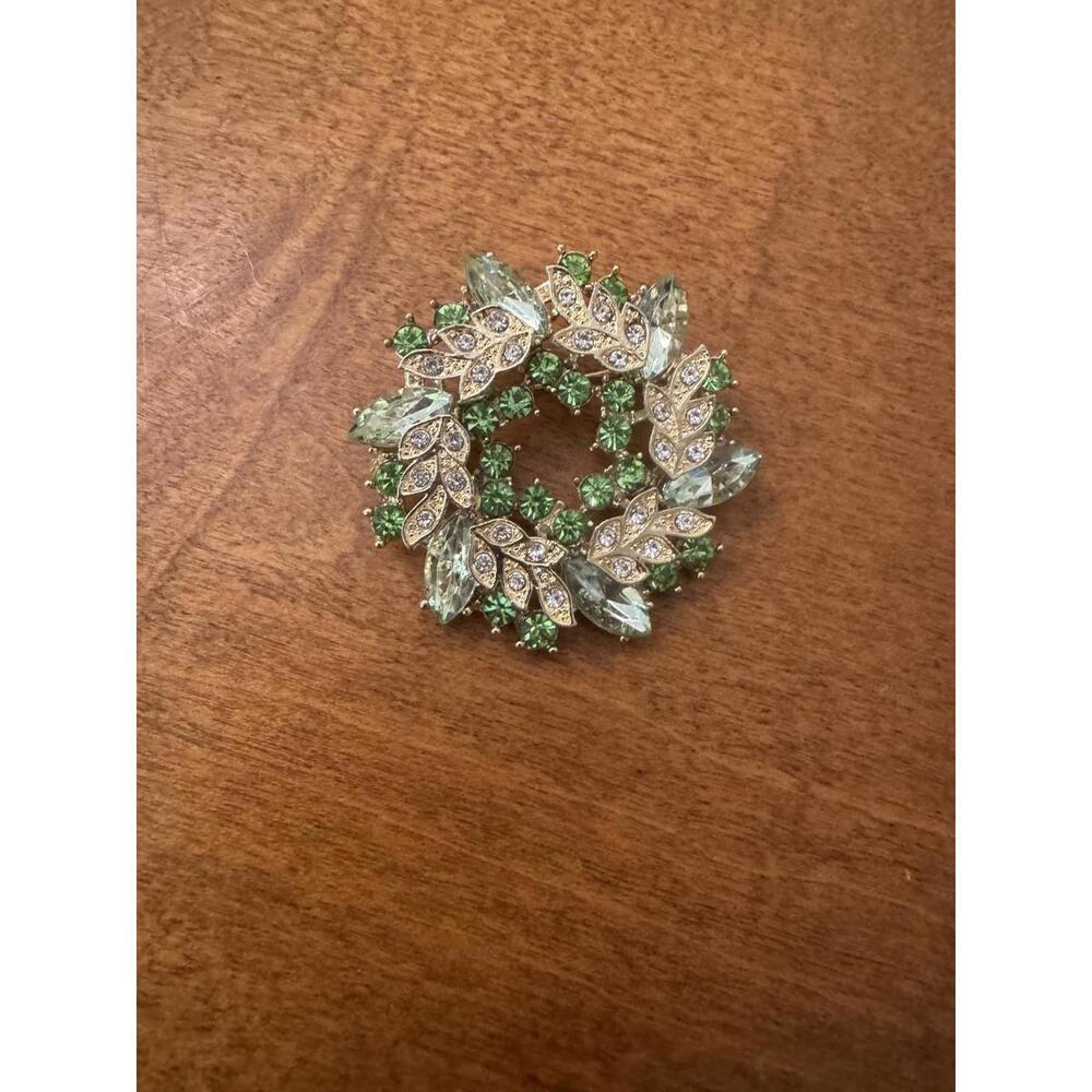 Vintage Green and Clear Rhinestone Leaf Wreath Brooch Pin